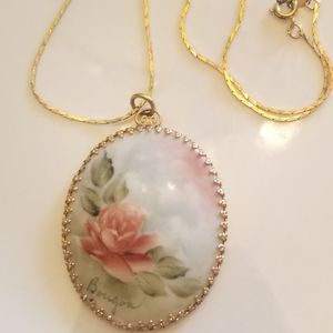 ( Firm)I got this necklace at a estate sale